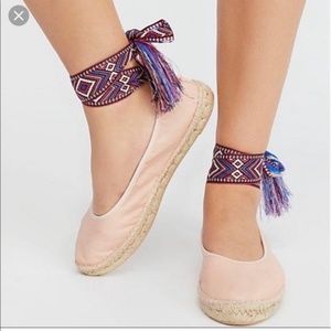 NIB Free People | Maya wrap espadrilles